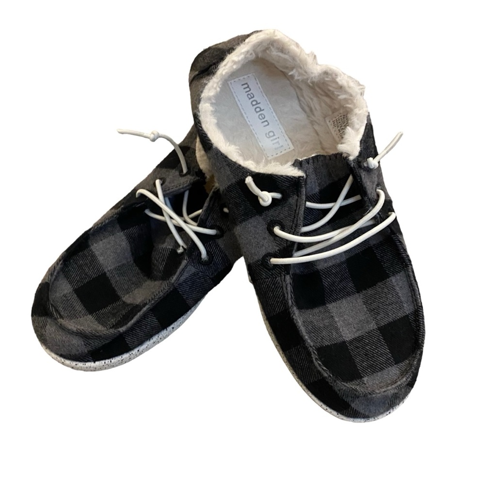 Madden Girl Yasmin slip on shoes black gray buffalo check faux fur lined size 6
